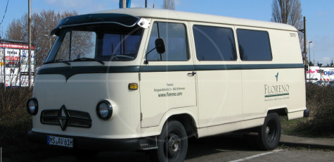 Borgward B611 | Drive-by Snapshots by Sebastian Motsch (2009)